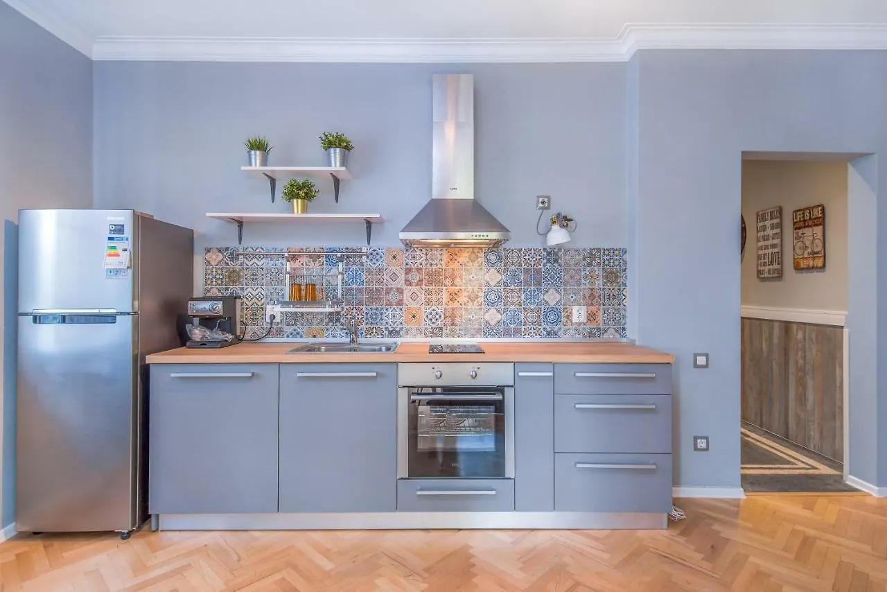 Dondukov Boulevard Two Bedroom Designer Suite 소피아 아파트